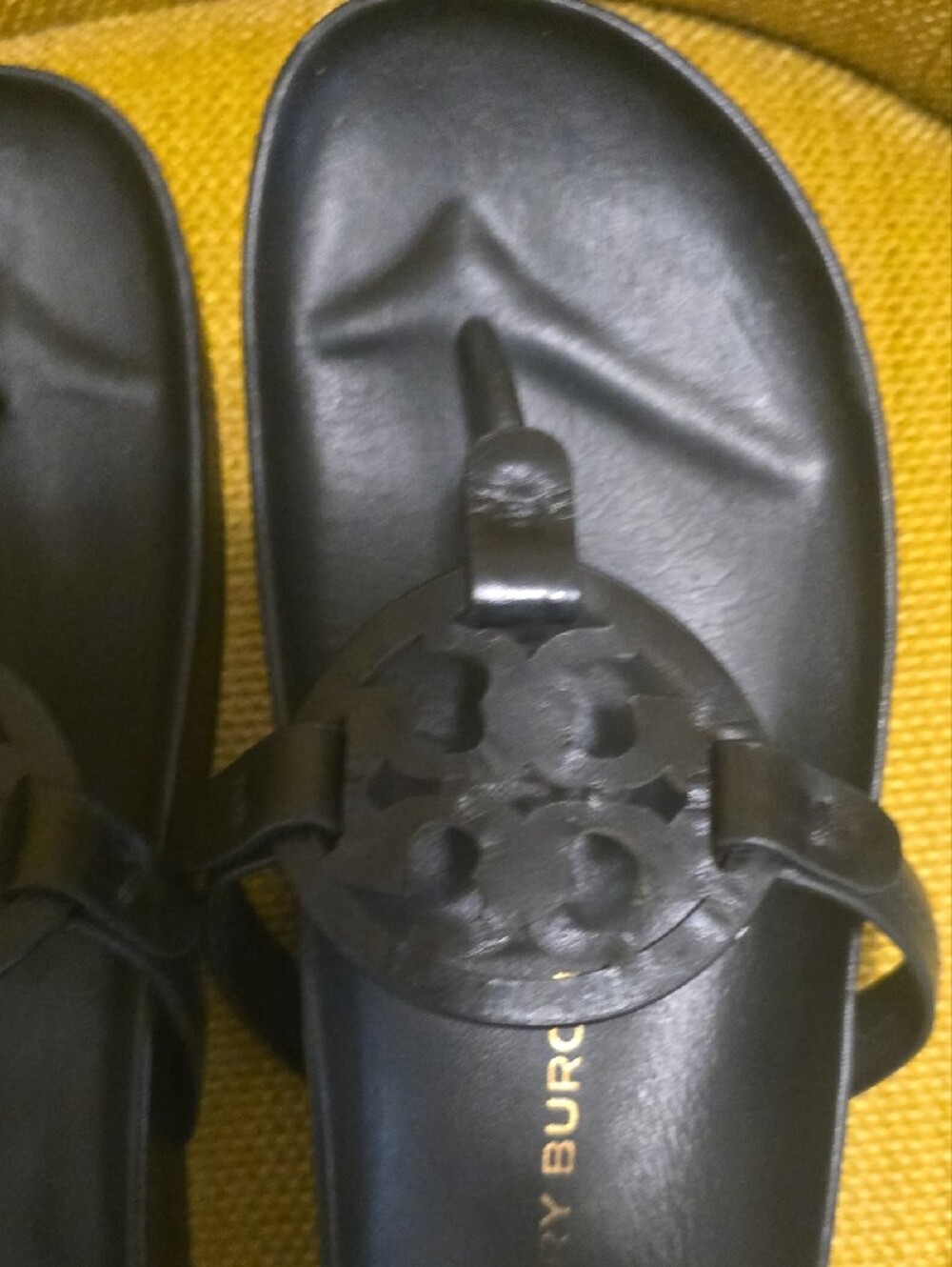 Tory Burch Black Logo Miller Leather Thong Sandals - Picture 5 of 6